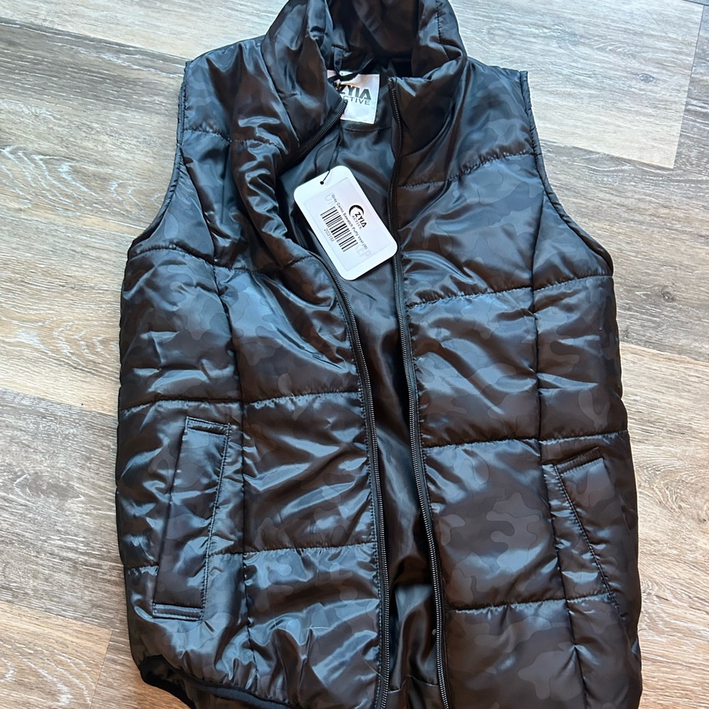 Zyia Puffy Vest
